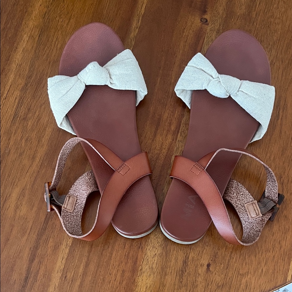 MIA Brown and Cream Sandals size 10